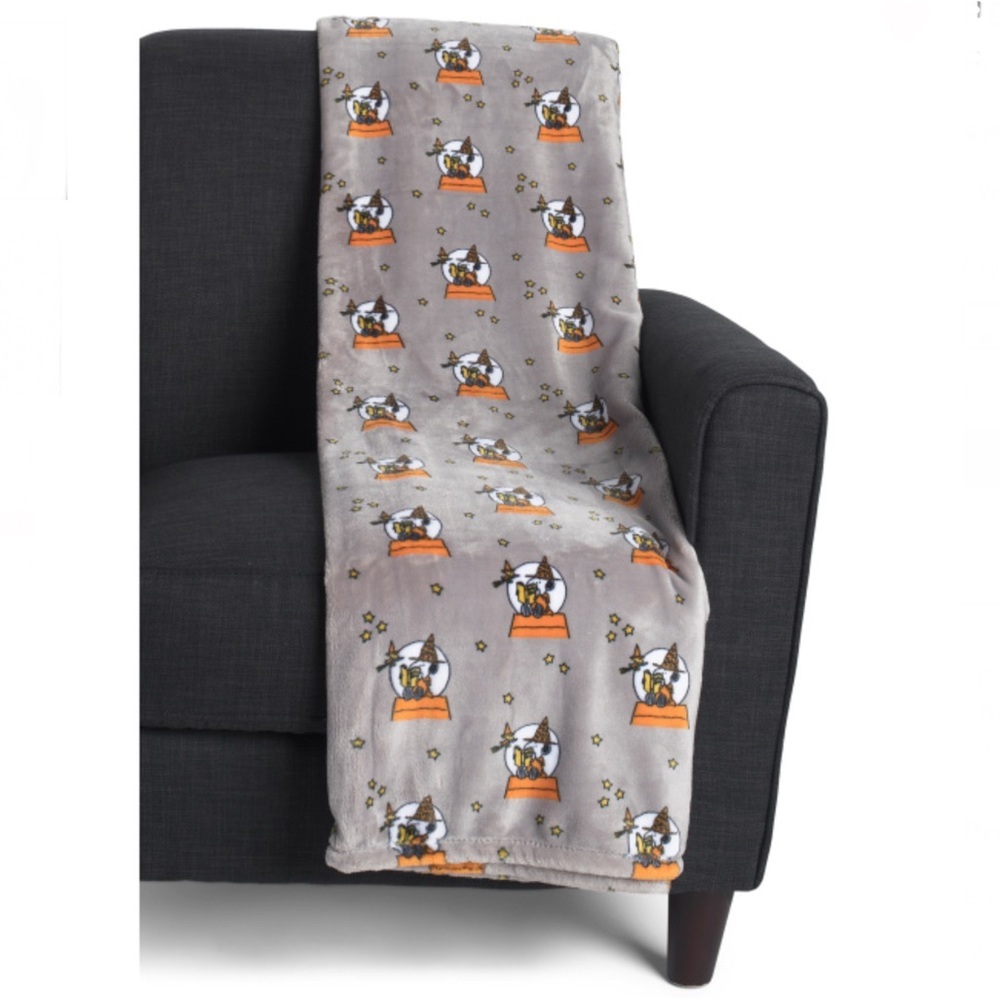 Peanuts Snoopy VelvetLoft Plush Throw Made By Berkshire - Picture 2 of 6